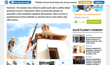 Havlovická zvonice je kompletní. Tesaři usadili zbrusu novou cibuli